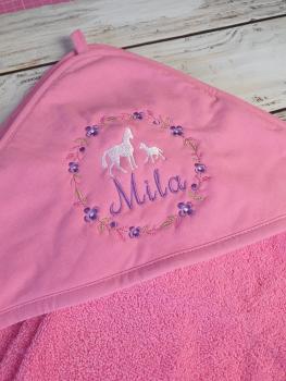 Kapuzenhandtuch Motiv Pferd mit Fohlen