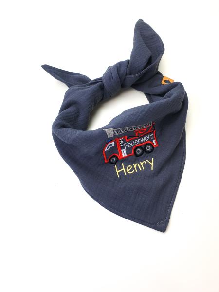 Musselintuch mit Feuerwehrauto