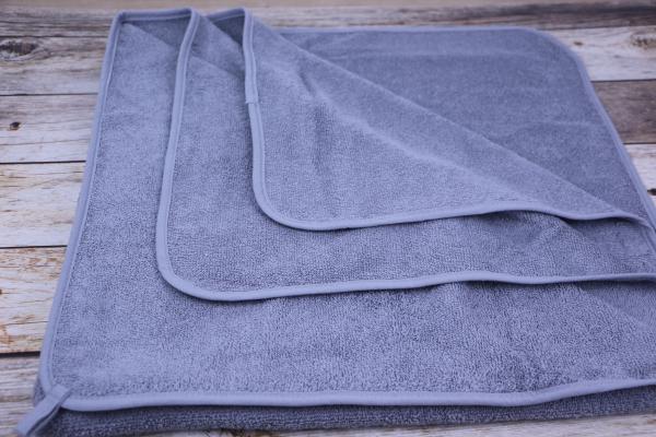 Kapuenhandtuch mit Regenbogen